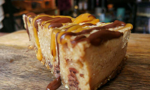 Snickers Cheesecake