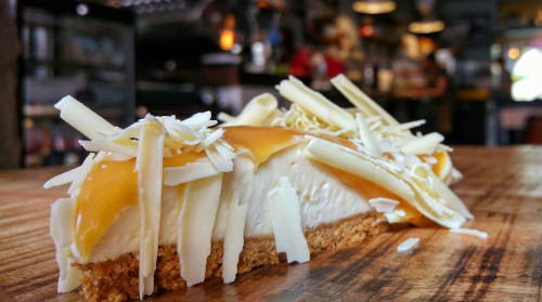 Caramel & white chocolate cheesecake